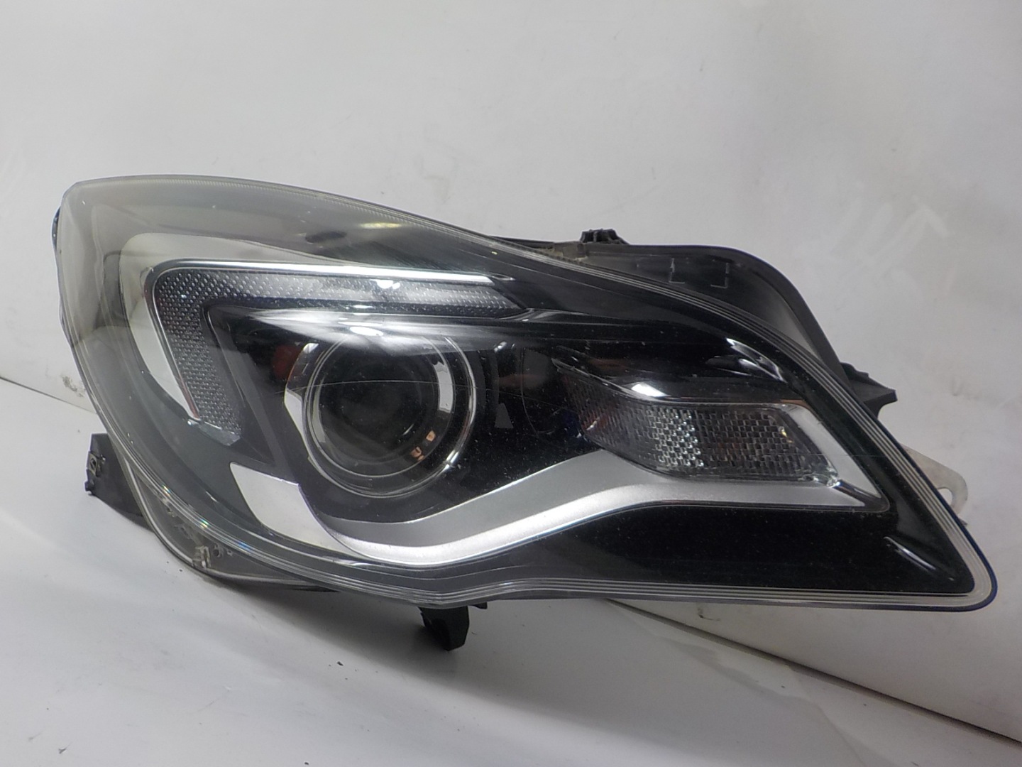 OPEL INSIGNIA A LIFT light right front front UK