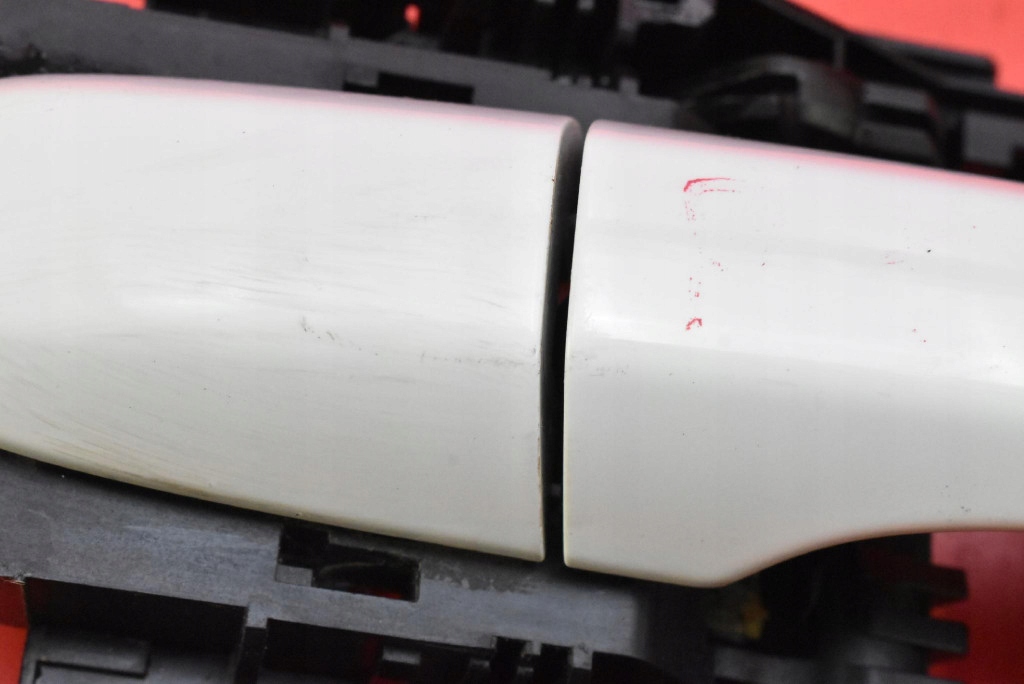 handle right rear part rear WHITE SOLID 31440087 VOLVO V40 2 II 5D HB 12-16