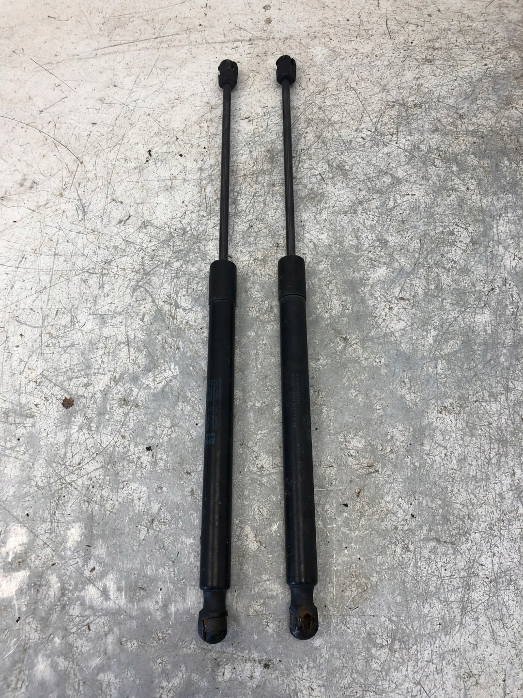 Dämpfer heckklappe MANUALNEJ AUDI Q5 8R0827552