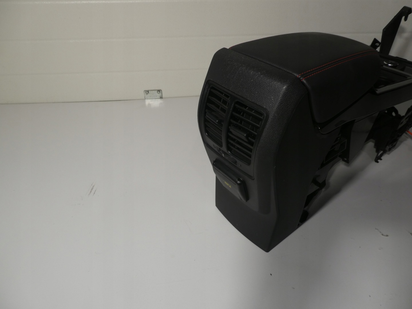 FORD KUGA II mk2 ST-line TUNEL central armrest USB control unit 230V