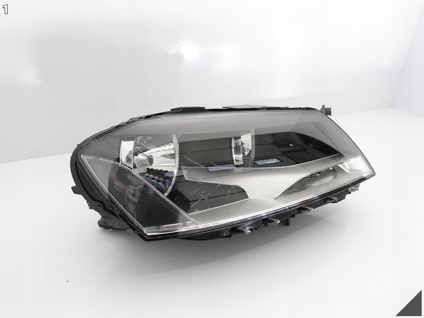 VW PASSAT 3AB B7 10-15 light ZWYKLA right EU