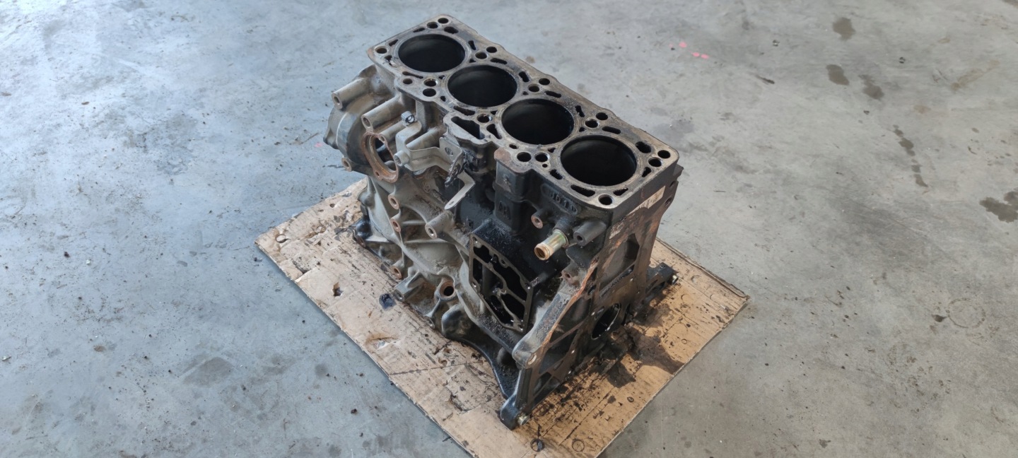 BLOK Motore AUDI A4 B7 A6 C6 2.0 TDI BRE 03G021A
