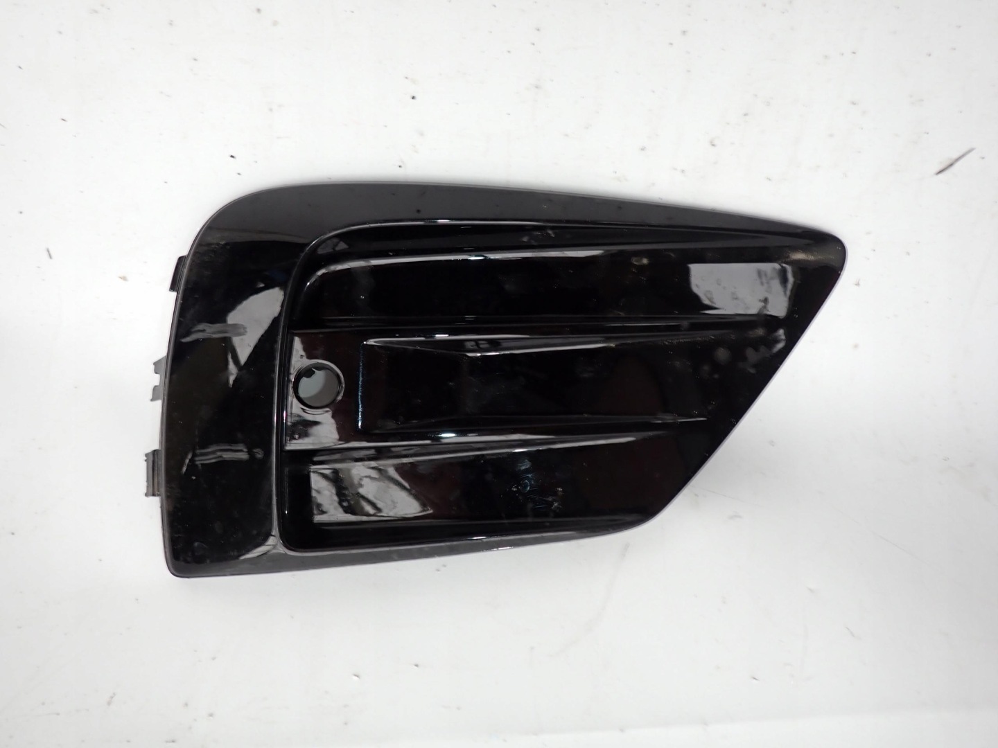 VOLVO XC60 II R-design grid of a bumper right front PDC 31449129