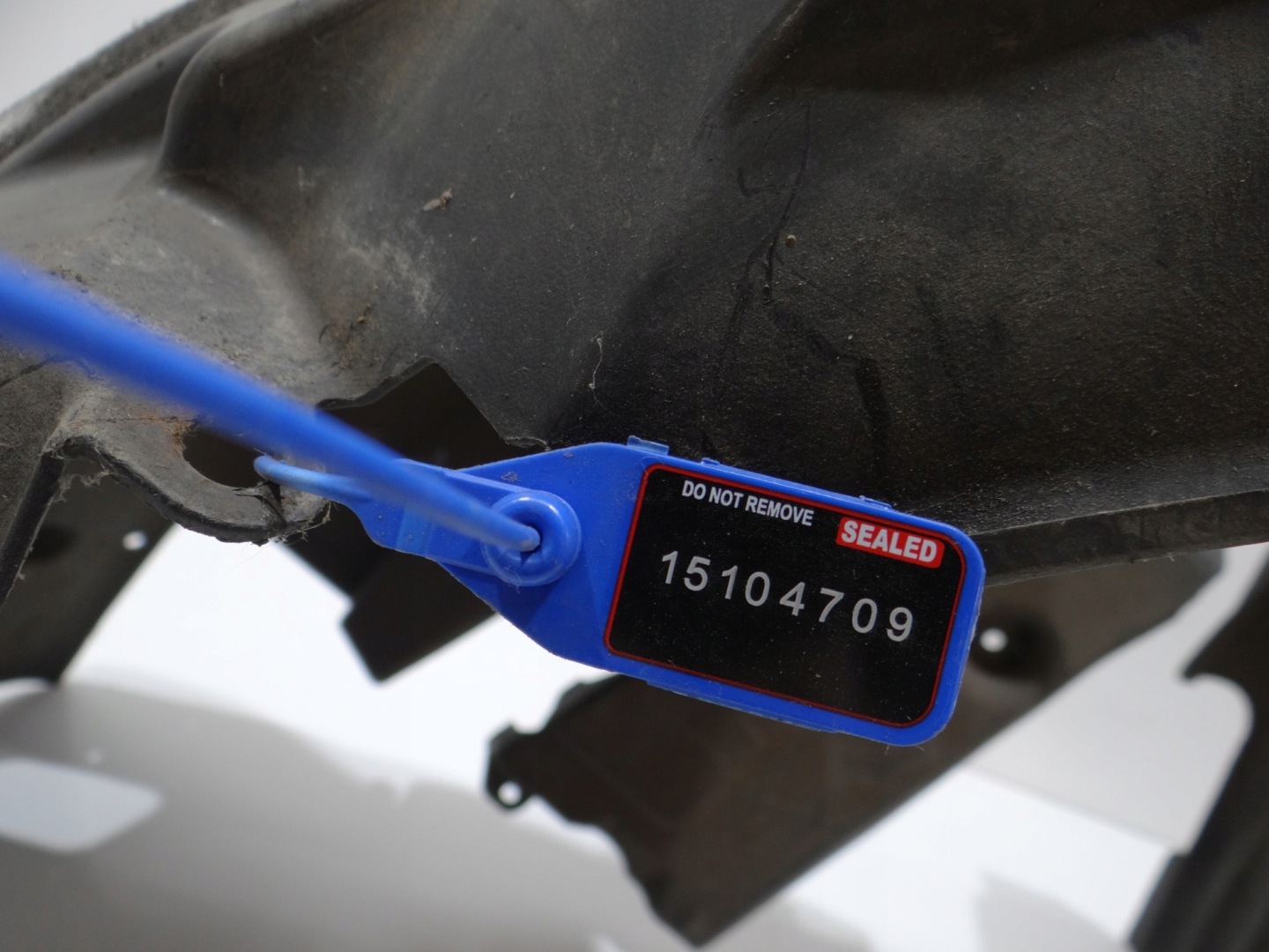 mudguard left front BMW E60 E61 LCI M PAKIET 7033749 (15104709)