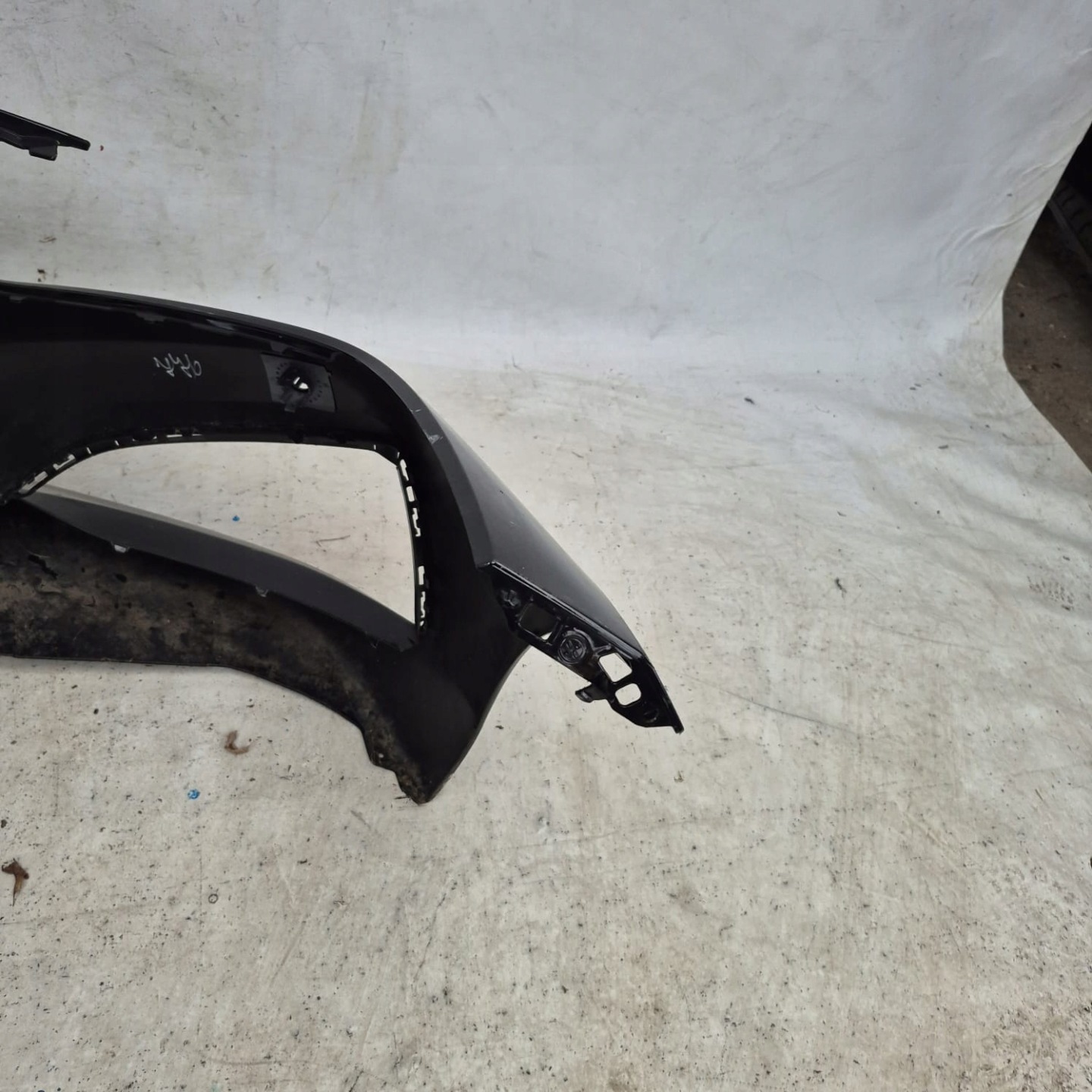 BMW 1 F40 19- bumper front front PDC
