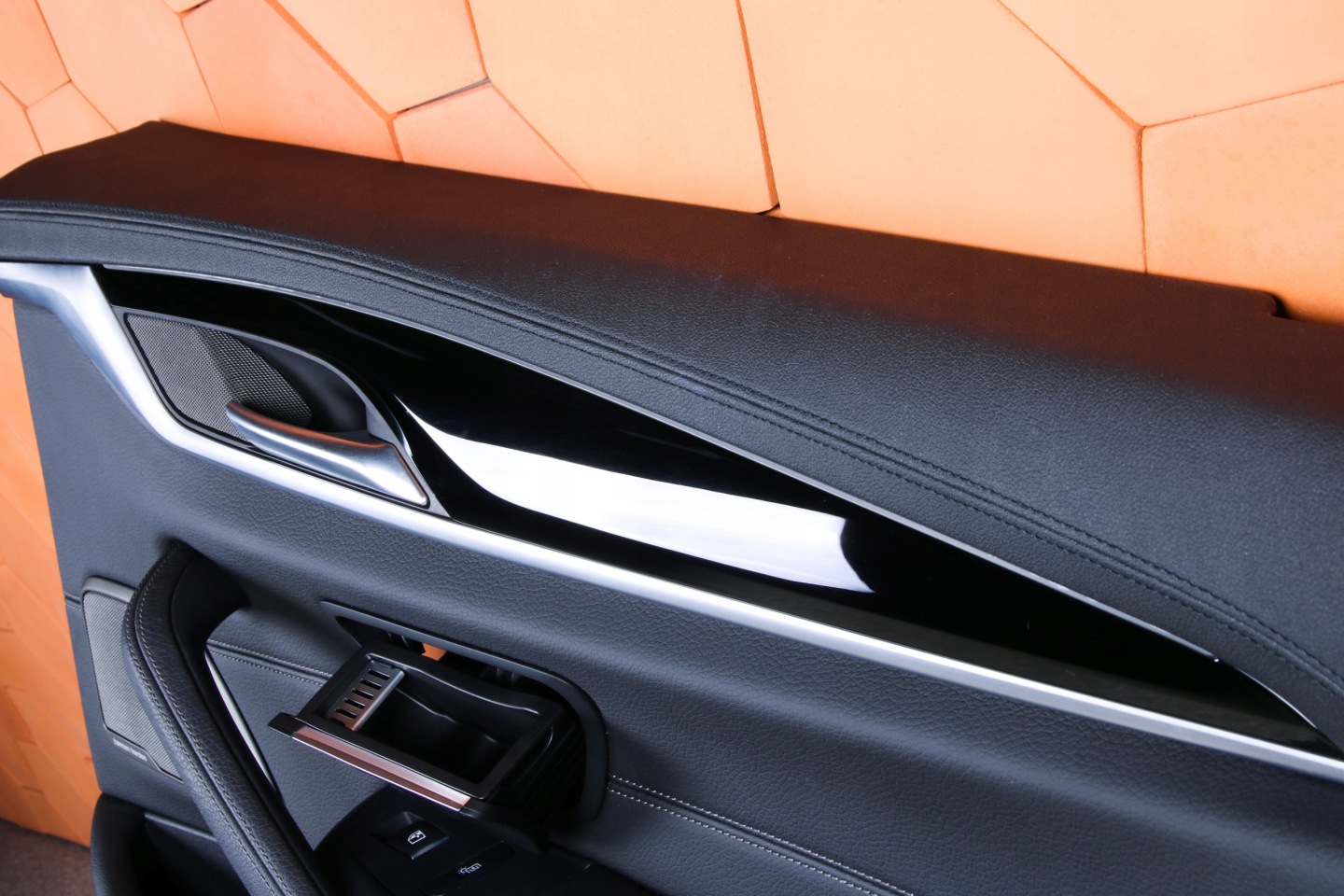 BMW G38 (G30) side upholstery door right rear part leather HARMAN