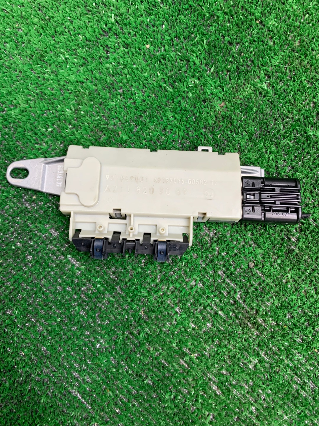 MERCEDES module aerial amplifier A2118203089