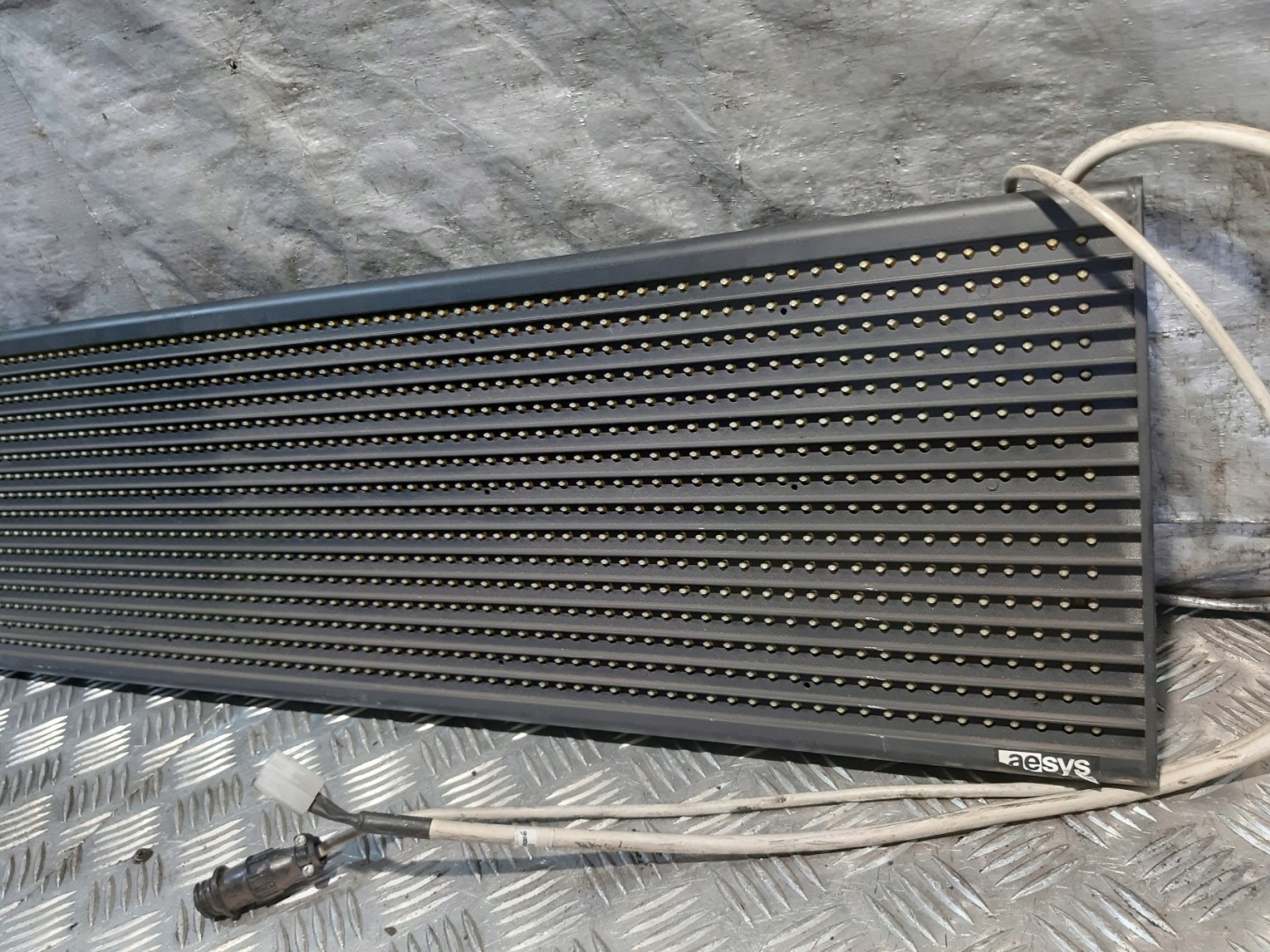 display AESYS HG 4/10.120x16/1 YW SLIM2 EVOBUS