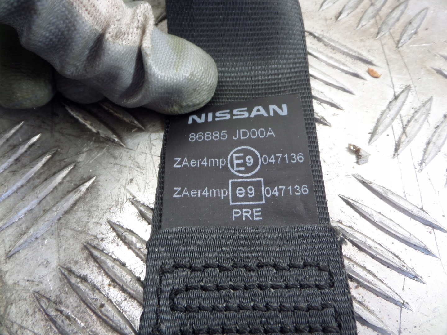 tension belt safety left front Nissan OE 86885JD00A