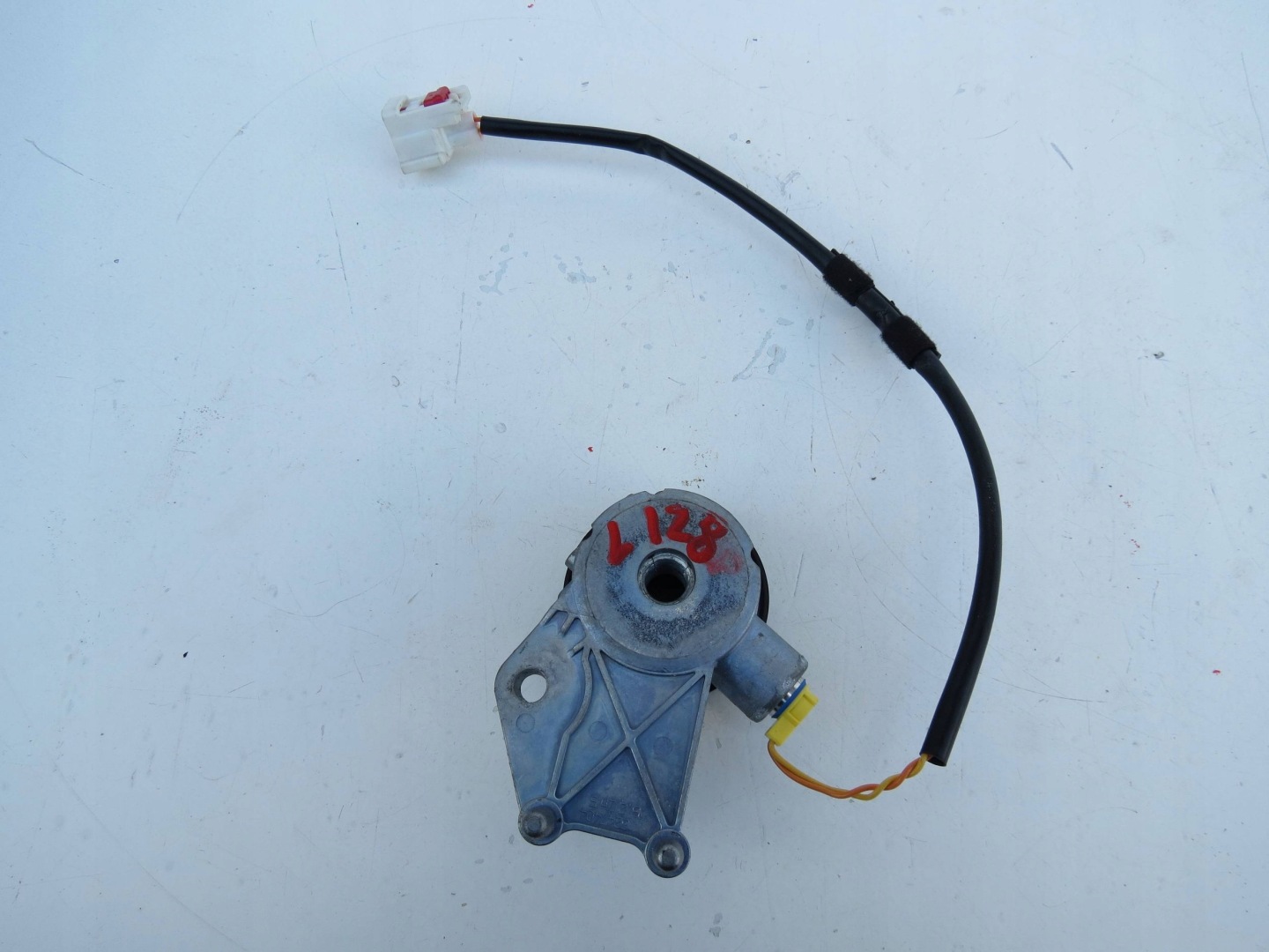 control unit module AKTYWNA screw VOLVO S90 2.0 V90 31377041 left
