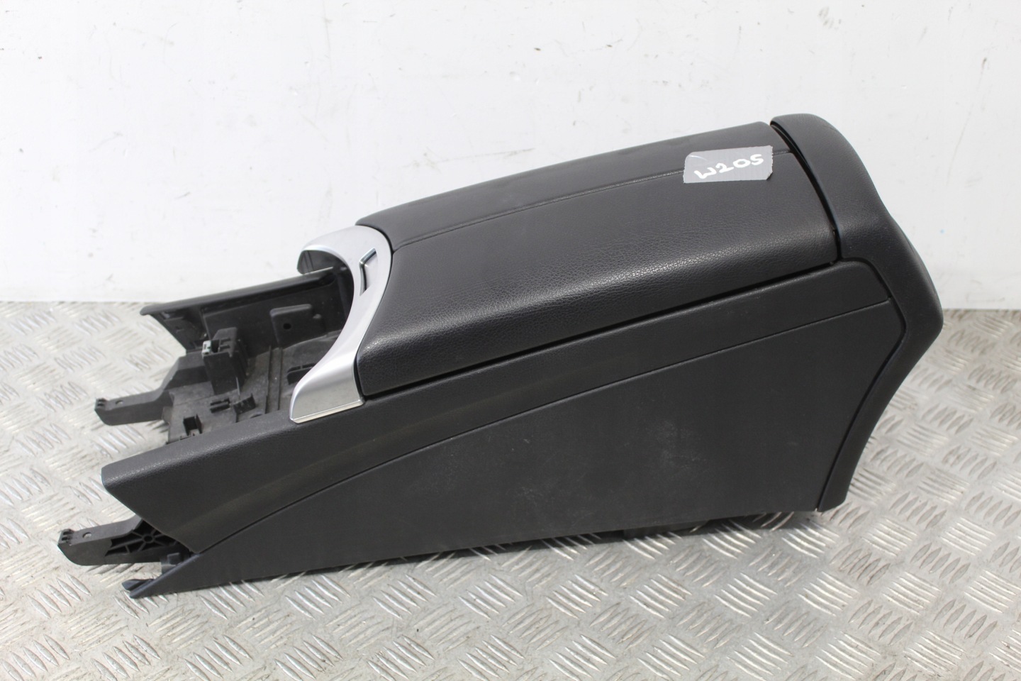 TUNEL MITTE ARMLEHNE C-KLASA W205