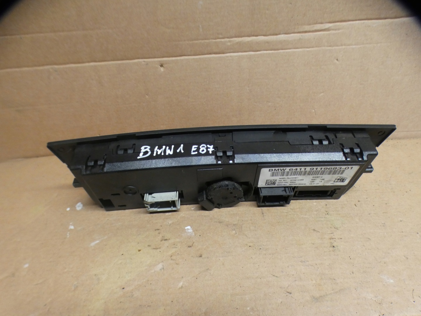 control panel air conditioning devices BMW 1 120I E87 9119683-01