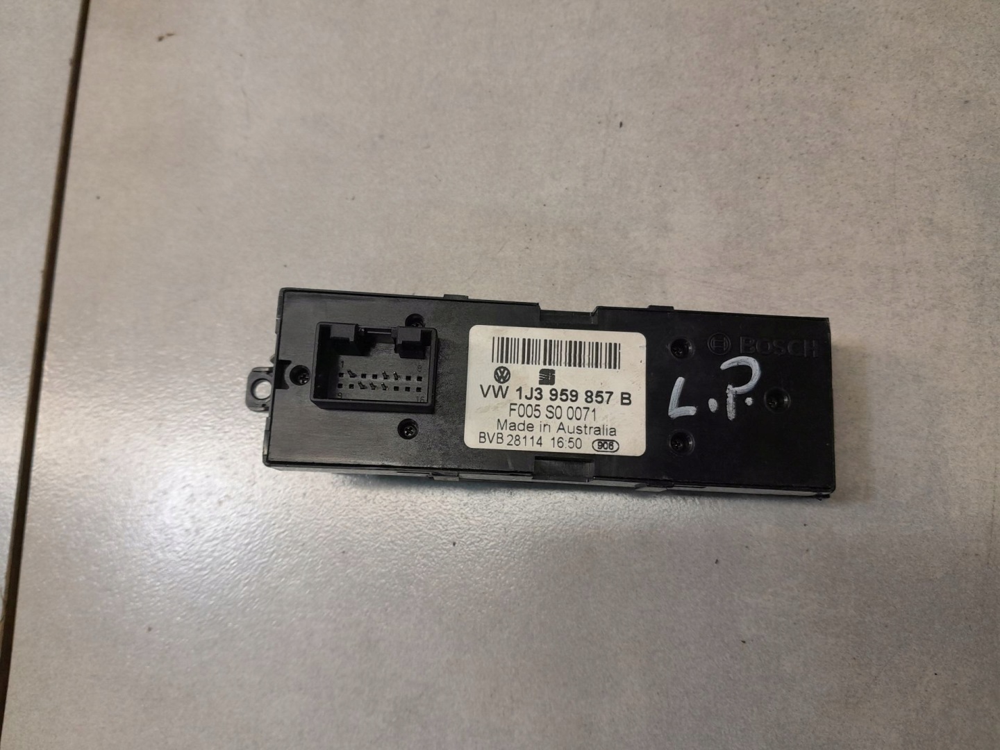 switch windows VW GOLF IV 1J3959857B