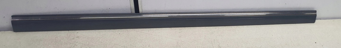 moulding door MERCEDES E 211 right front chrom