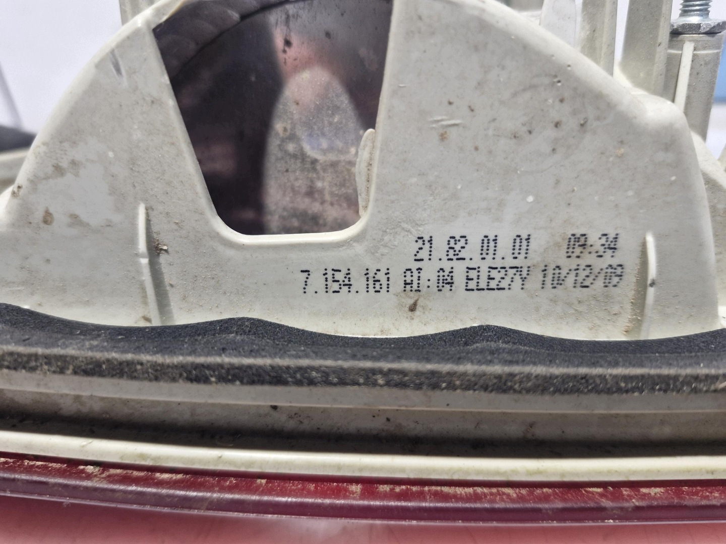7154161 BMW E91 light rear part left to the bonnet boot original
