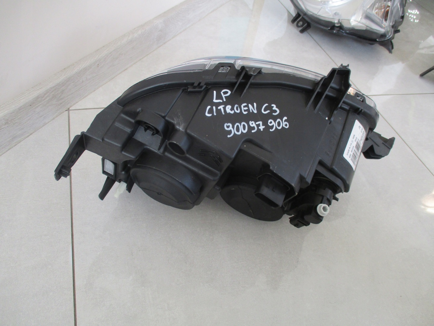 light left front Citroen C3 III 90097906