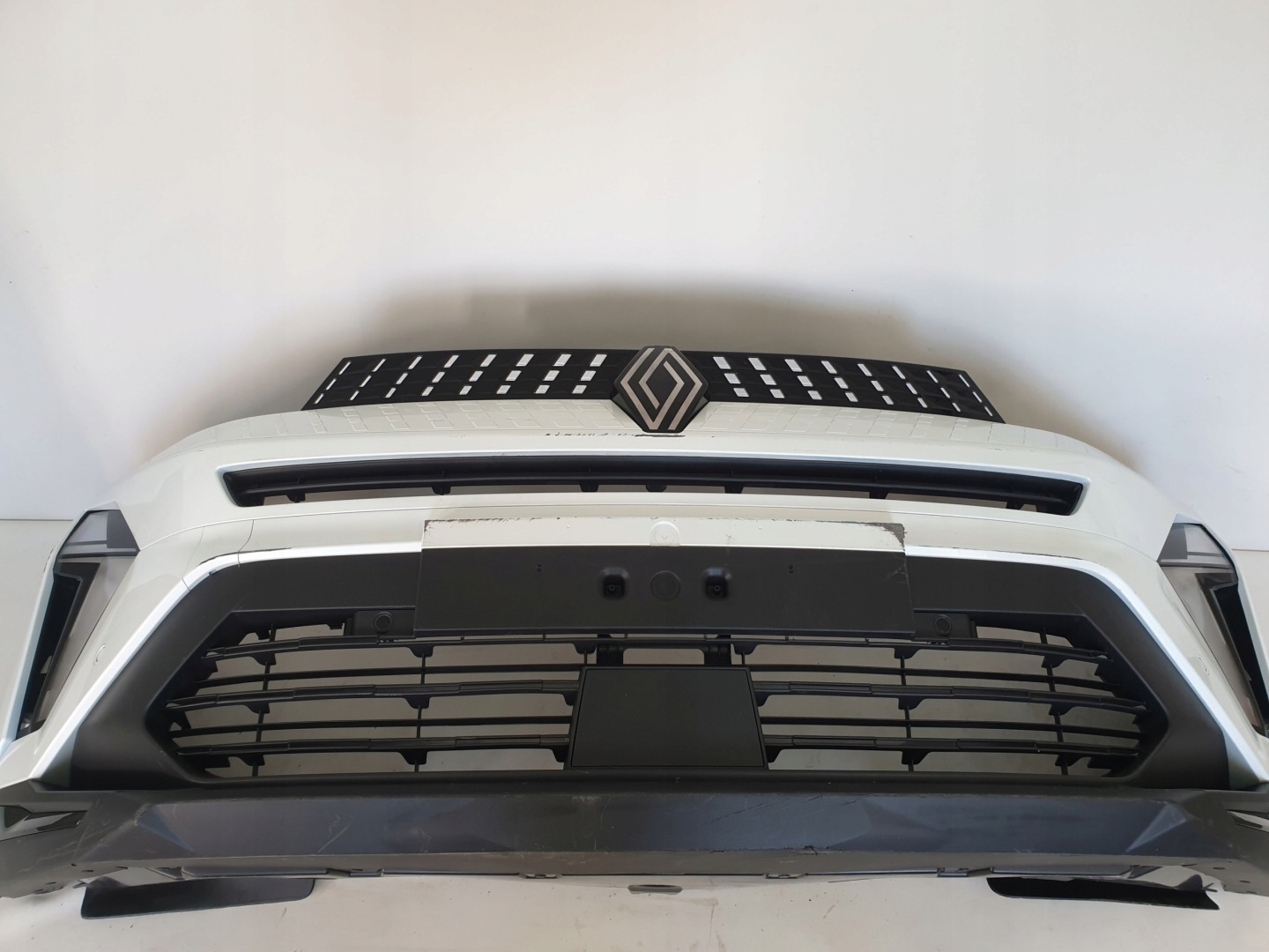 RENAULT CAPTUR II LIFT 24-> bumper front front PDC LED RADAR cover