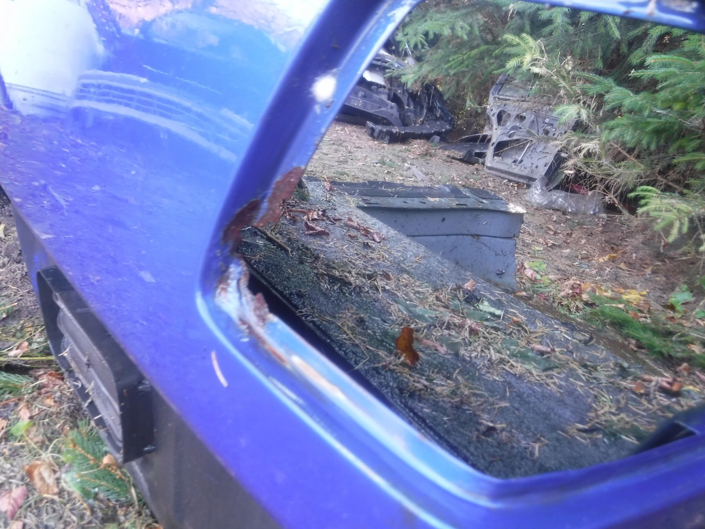 mercedes w124 coupe sárvédö far hátsó bal