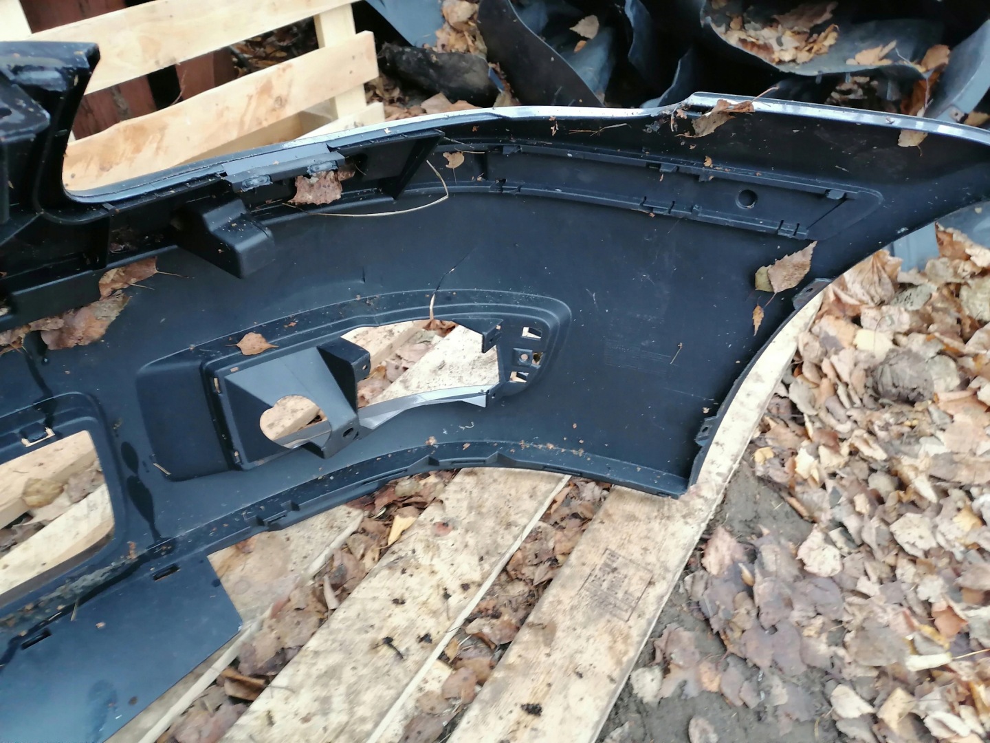 bumper front VOLKSWAGEN POLO II 6N0807221H