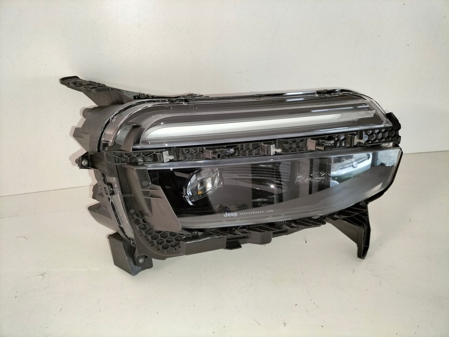 light front reflektor right JEEP AVENGER 23- FULL LED