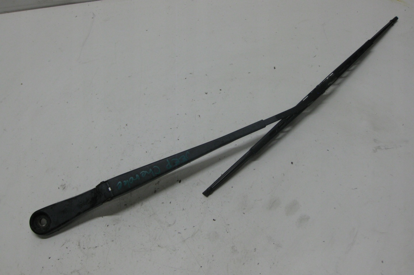 JEEP CHEROKEE LIBERTY KJ wiper arm right 55155898AC