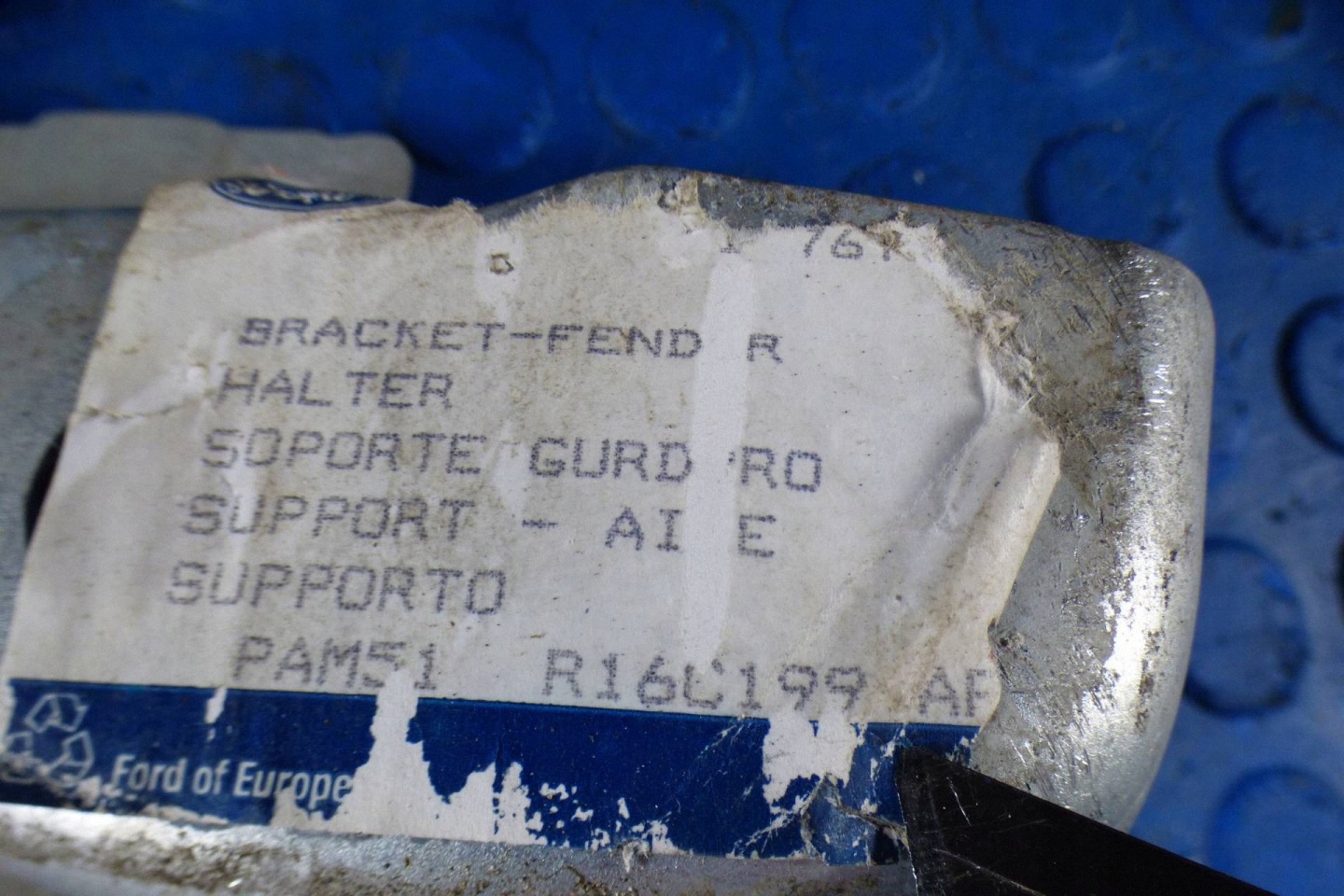 Support plaque Aile Gauche Avant DM51R16019-AA Ford C-MAX MK2 Focus MK3