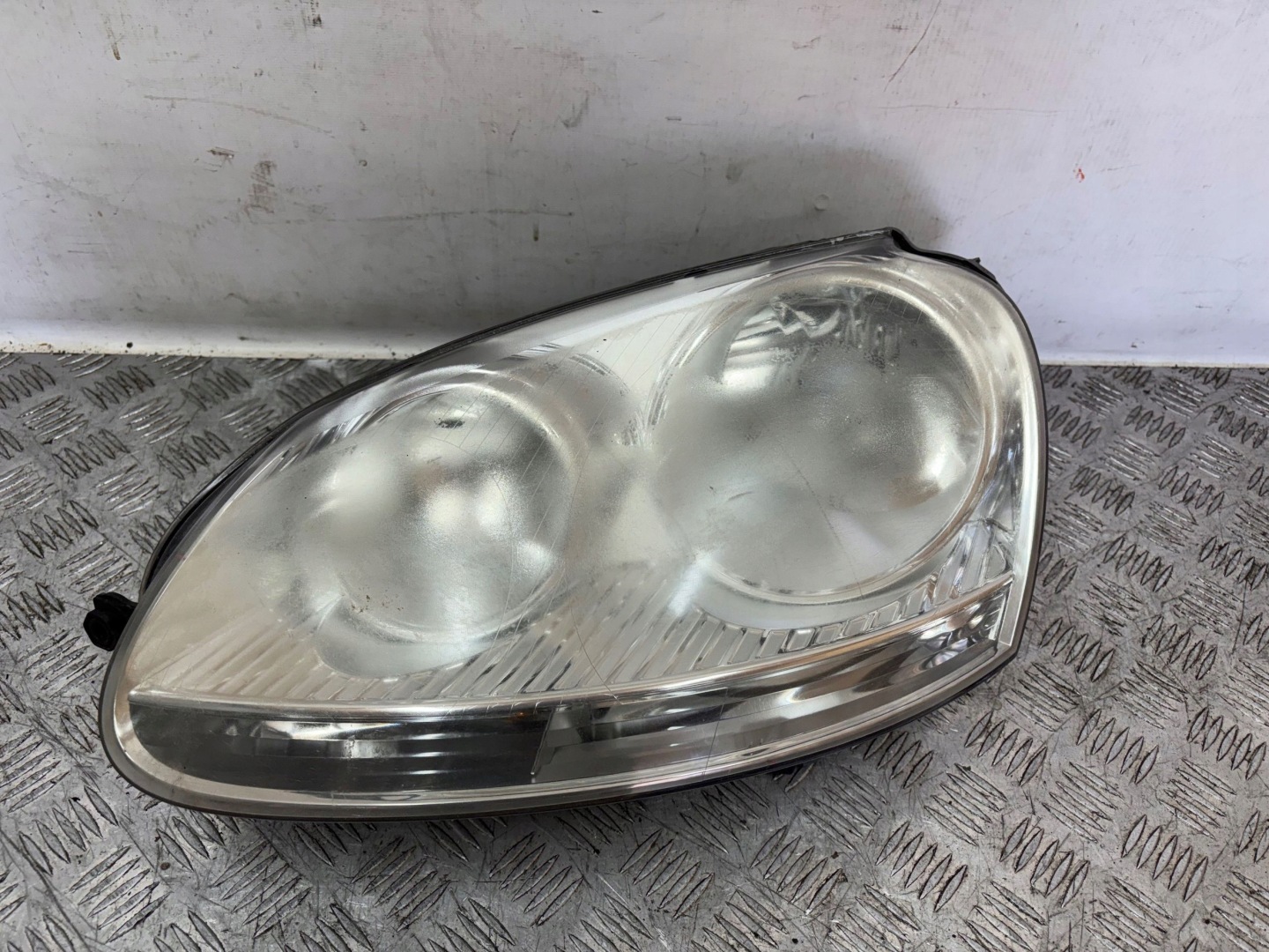 REFLEKTOR light left VW GOLF V 5