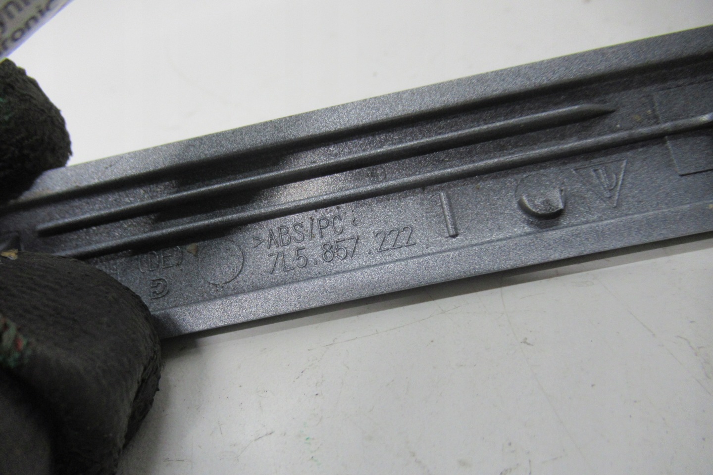 PORSCHE CAYENNE 09R Moulage DEKOR Console 7L5857222