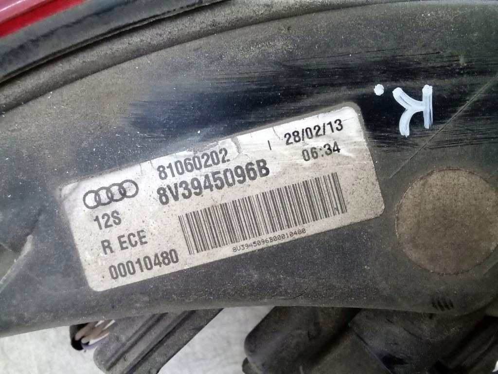 Audi A3 8V feu droit arrière arrière 8V3945096B