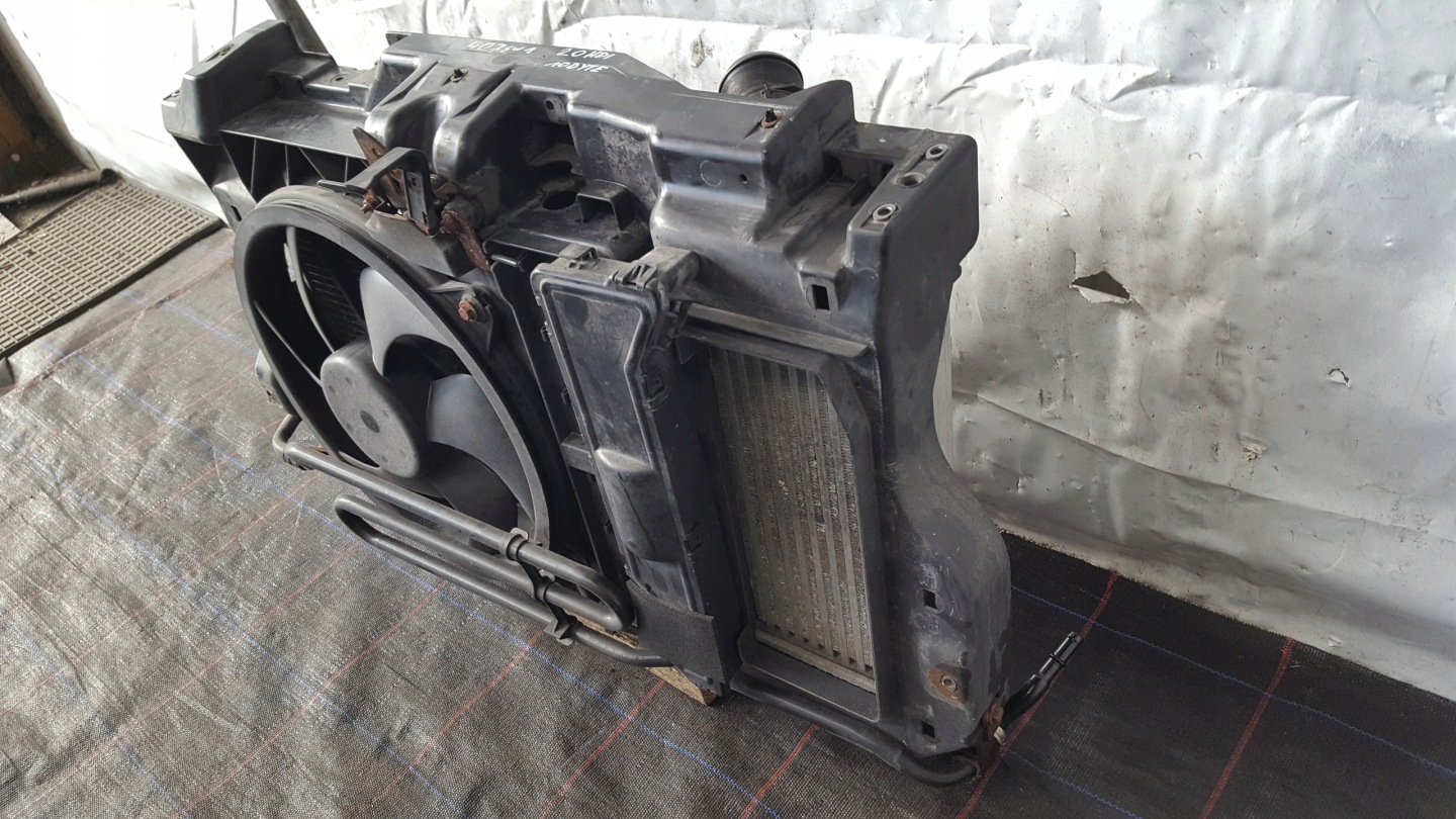 support panel for radiators pillar 9646474780 Peugeot 407