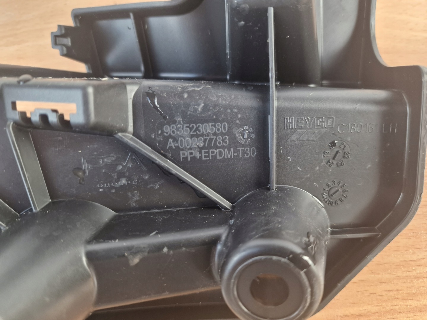 OPEL MOKKA B bumper bracket left rear part bracket LH
