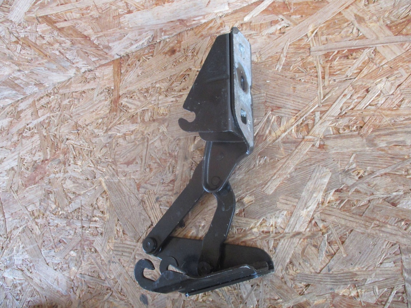 Charnière du capot Droite IVECO DAILY 14