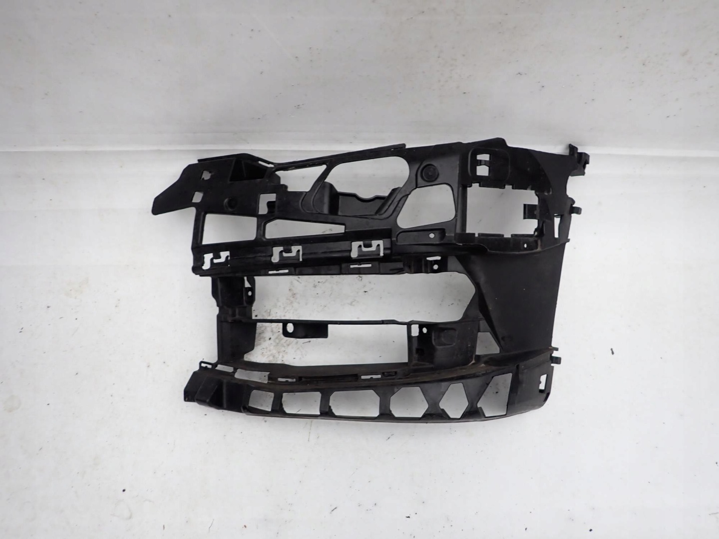 BMW 5 G30 G31 17-20 holder support left front front