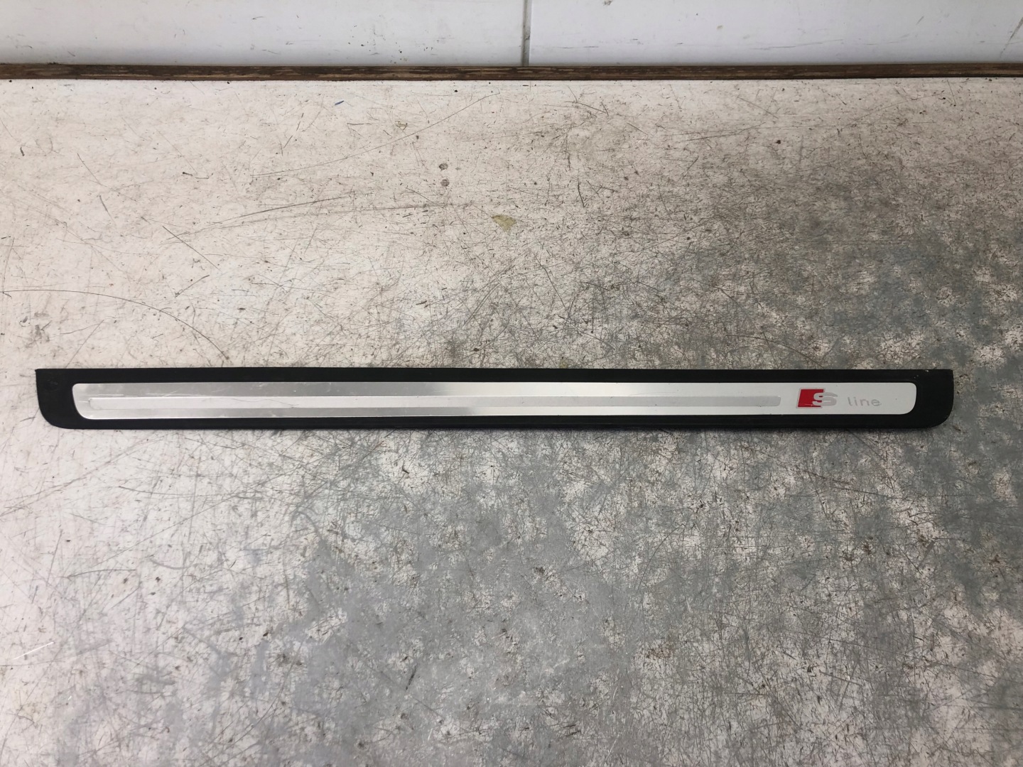 moulding threshold left S-LINE AUDI A5 COUPE 8T0853373