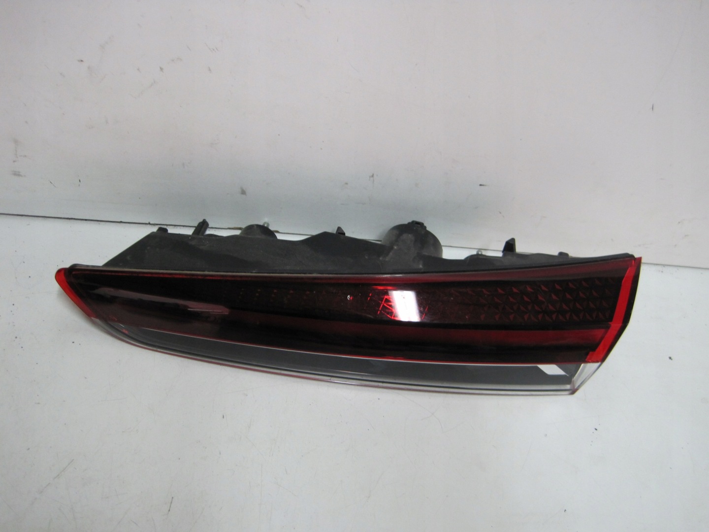 light rear part RENAULT CAPTUR II for the bonnet right 265501234R