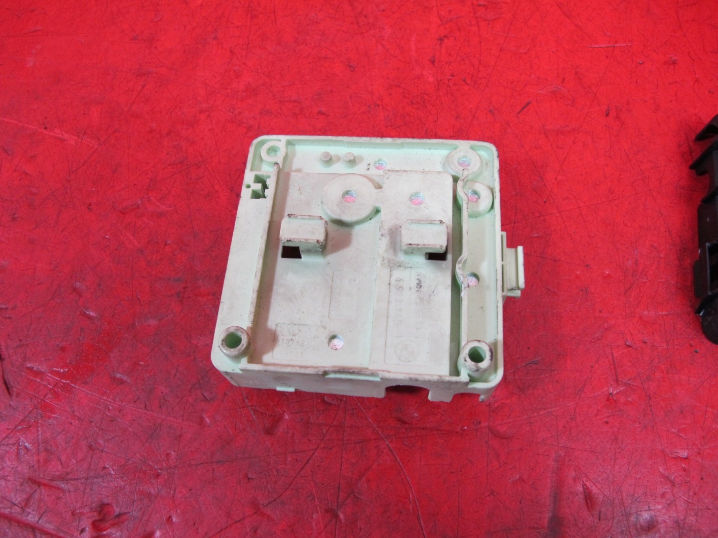 BMW X3 E83 03- relay MOCY box terminal plus