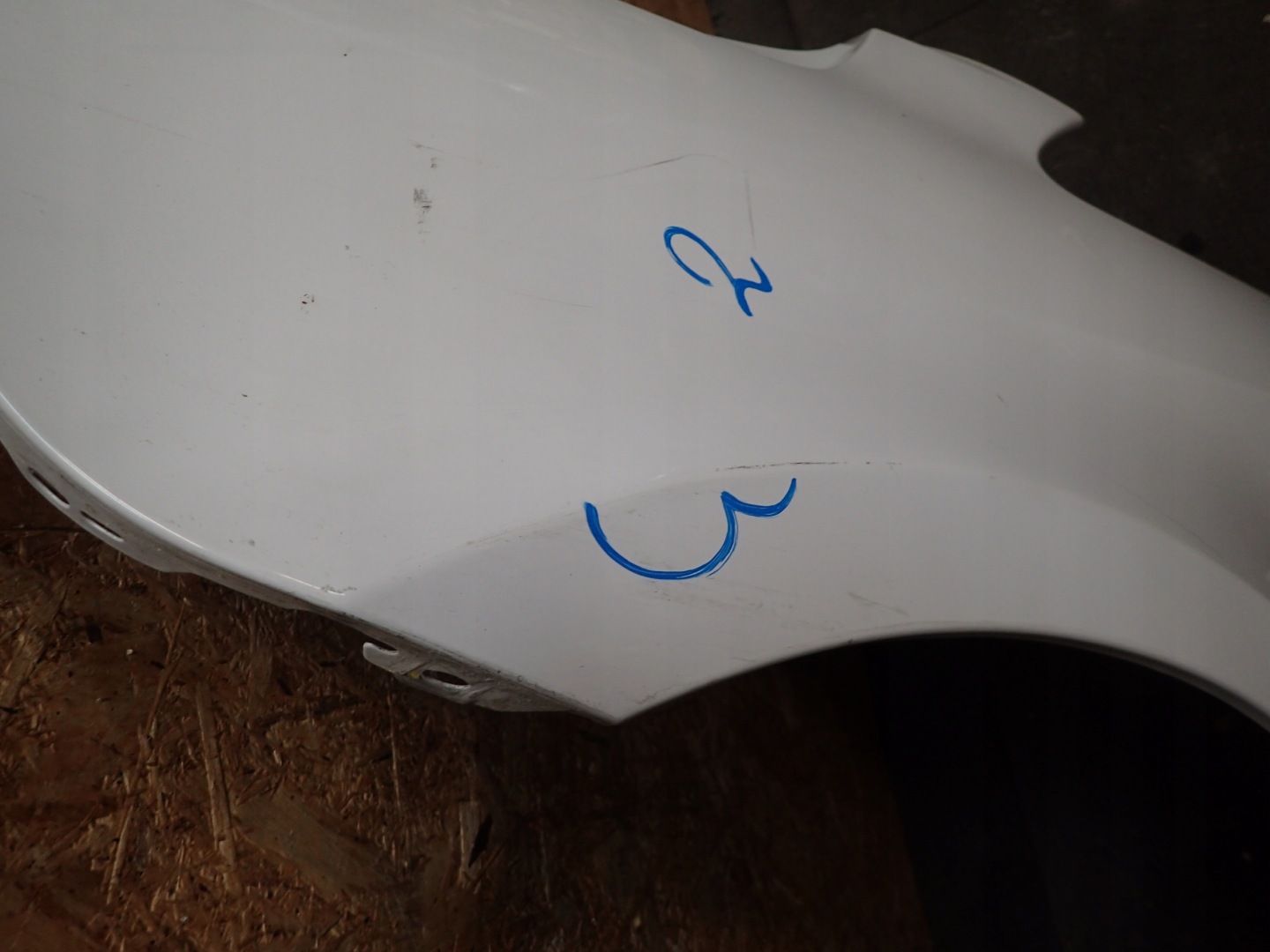 FENDER FRONT LEFT MERCEDES VITO W447