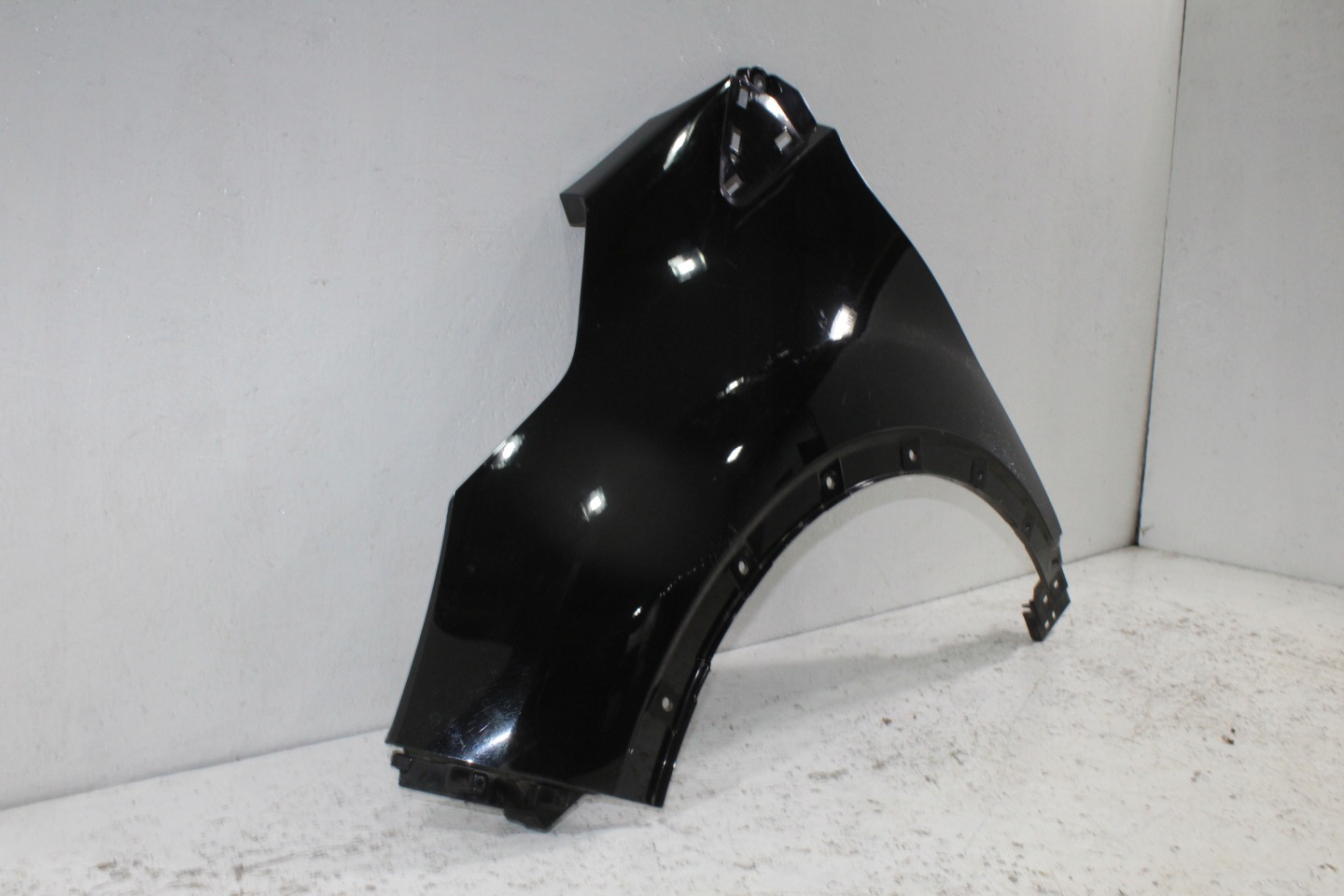 Renault Captur fender left front front 631018998R