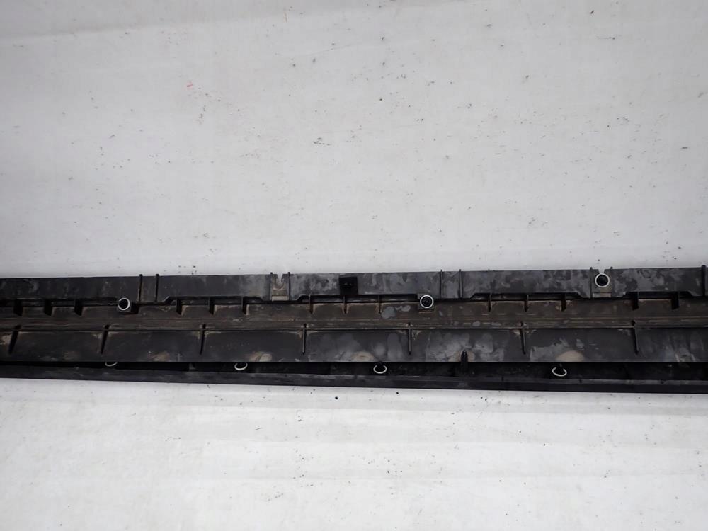 TESLA MODEL Y 20-> threshold left moulding threshold left