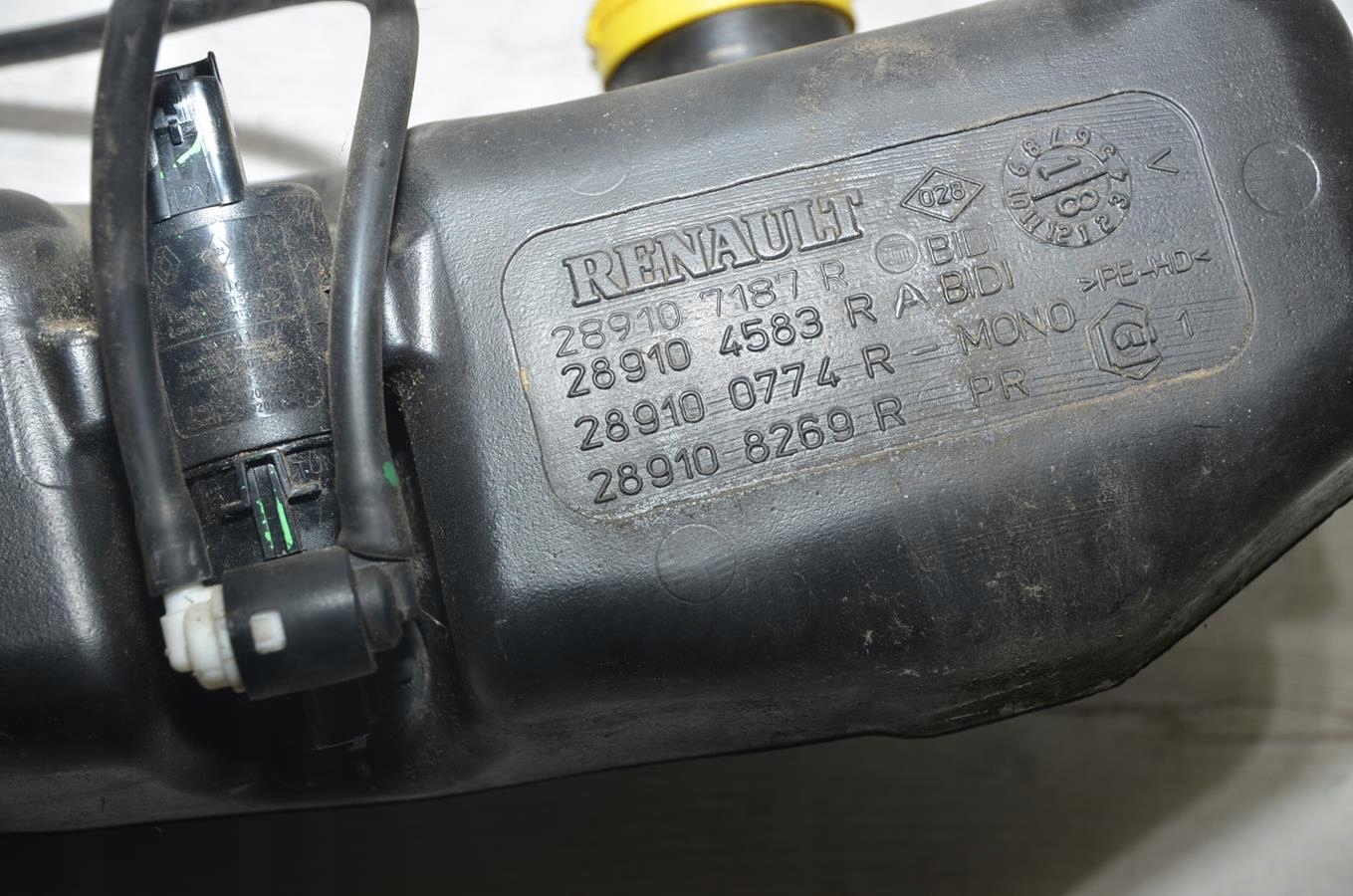 tank pump washers Dacia Duster II 18r
