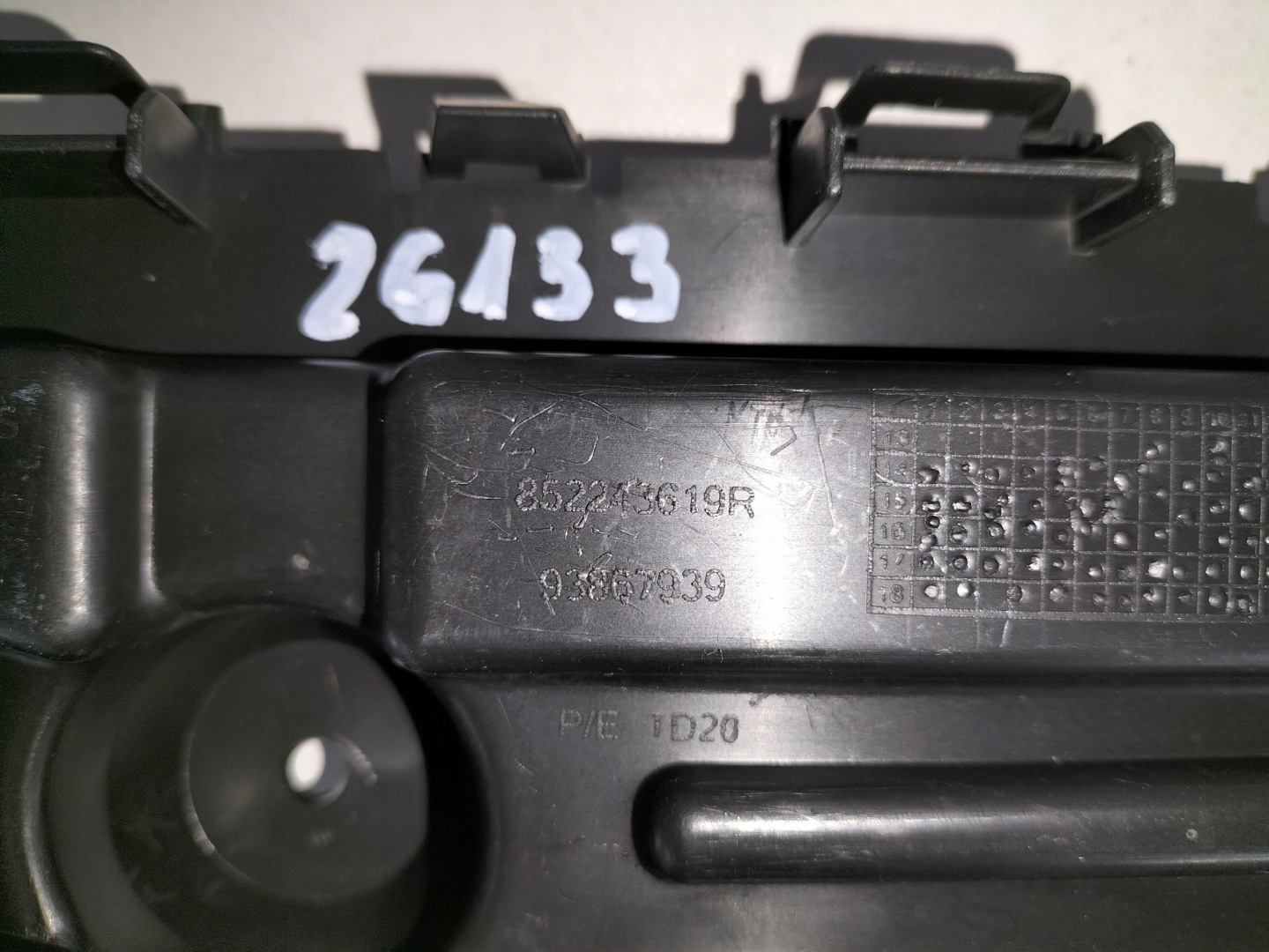 bumper bracket rear part right TRAFIC III VIVARO B 14