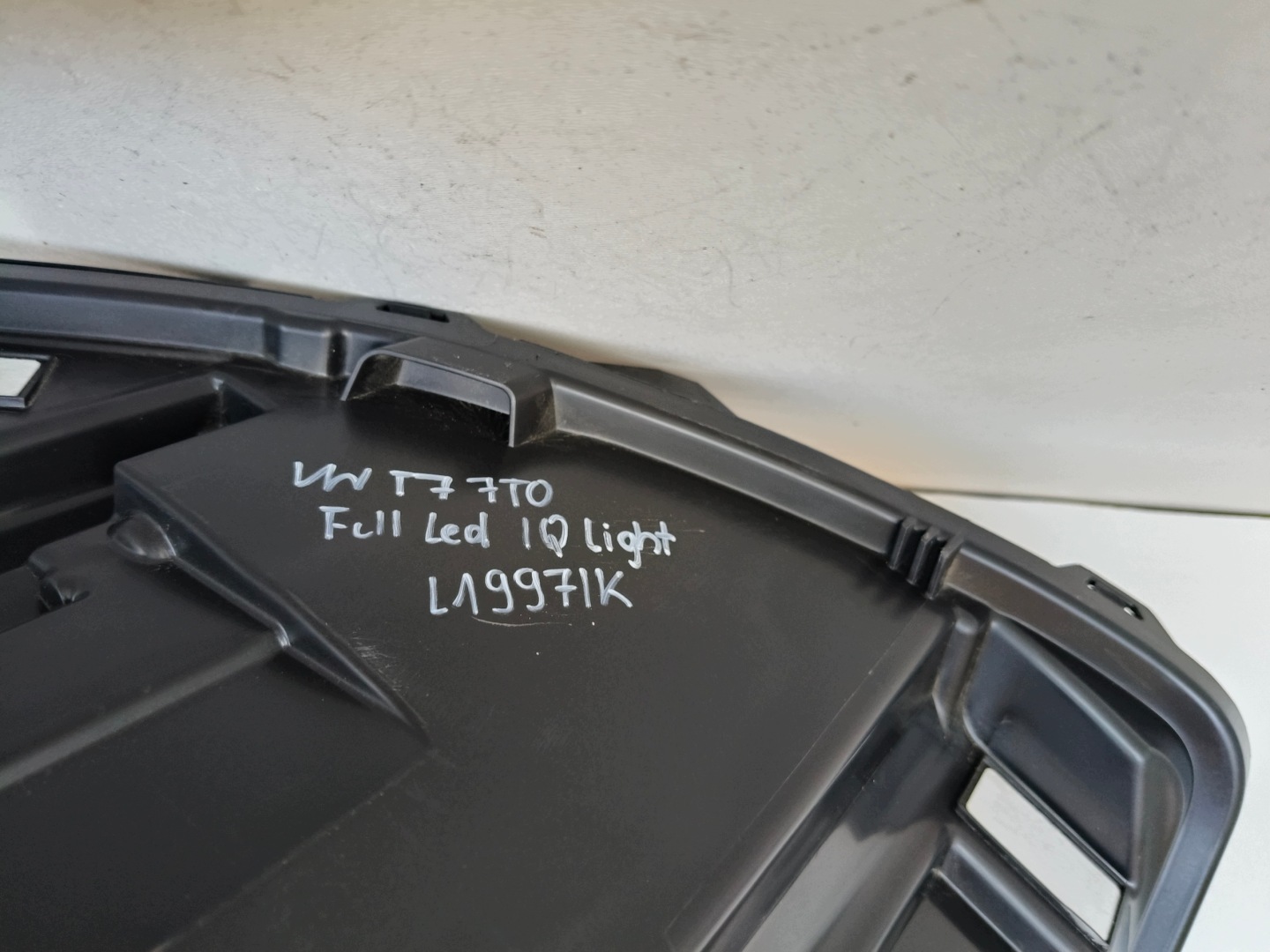 light right REFLEKTOR VW T7 7T 7T0 25- LIFT FULL LED