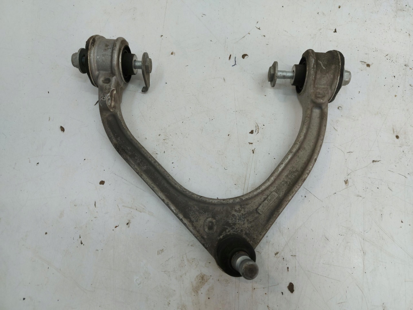 Range Rover VELAR L560 2.0d 2021r arm right front front upper