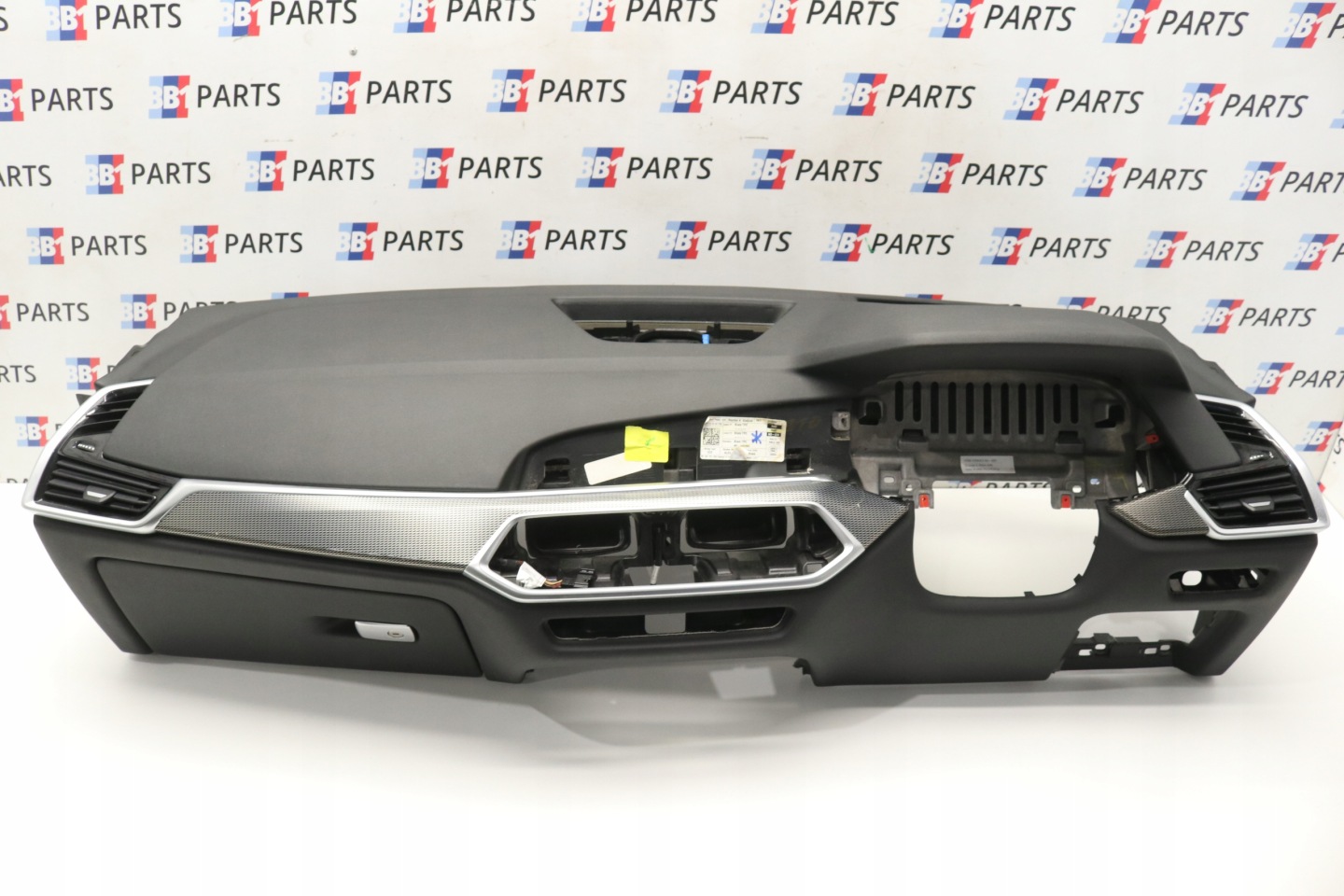 BMW G05 X5 G06 X6 console dashboard instrument panel cockpit HUD UK