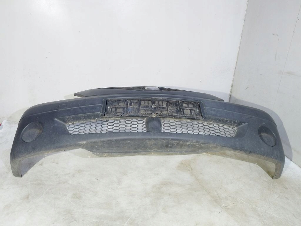 Dacia Logan and bumper front front