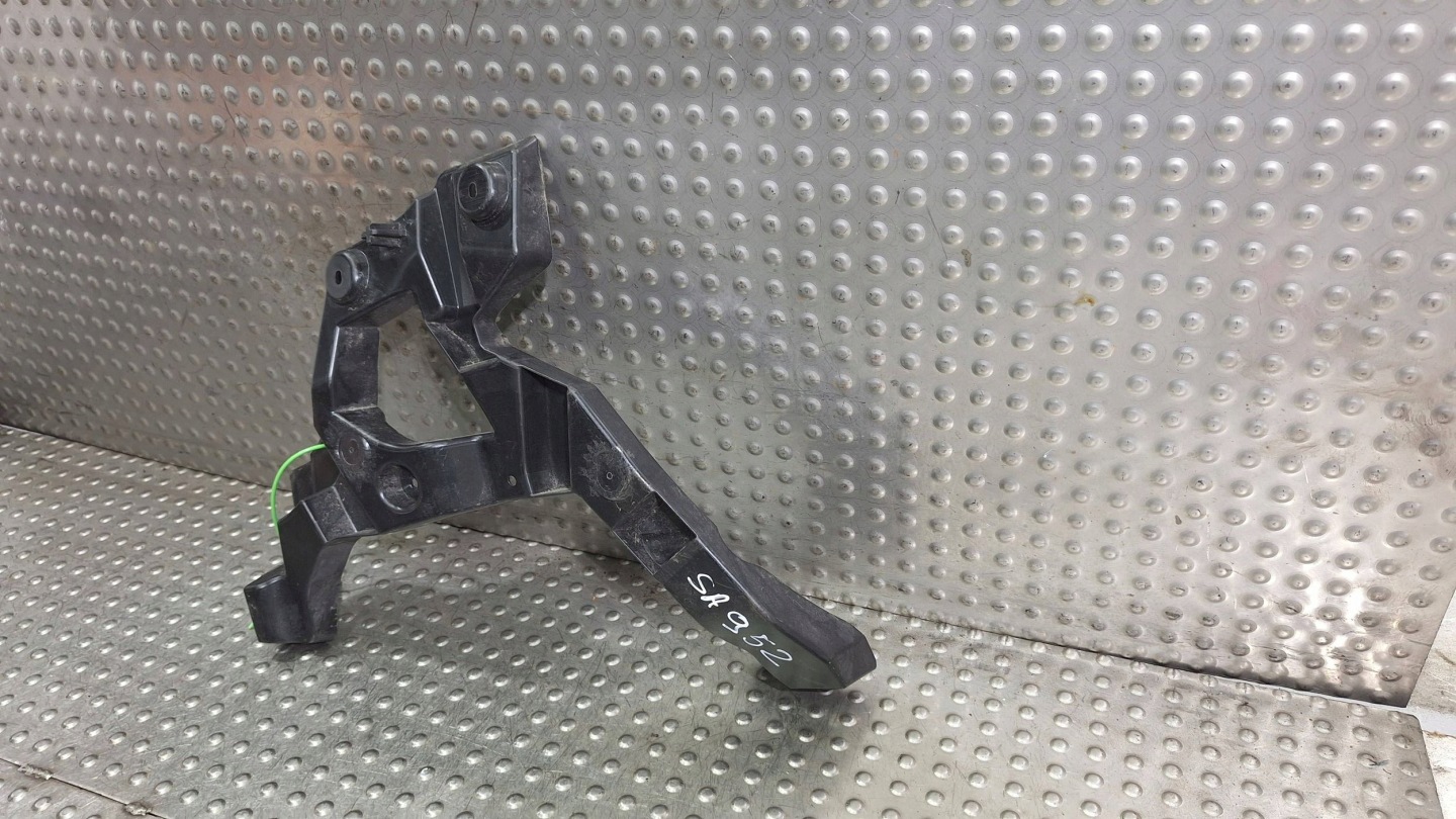 supporto supporto paraurti sinistra posteriore 4J3807201 AUDI E-TRON GT
