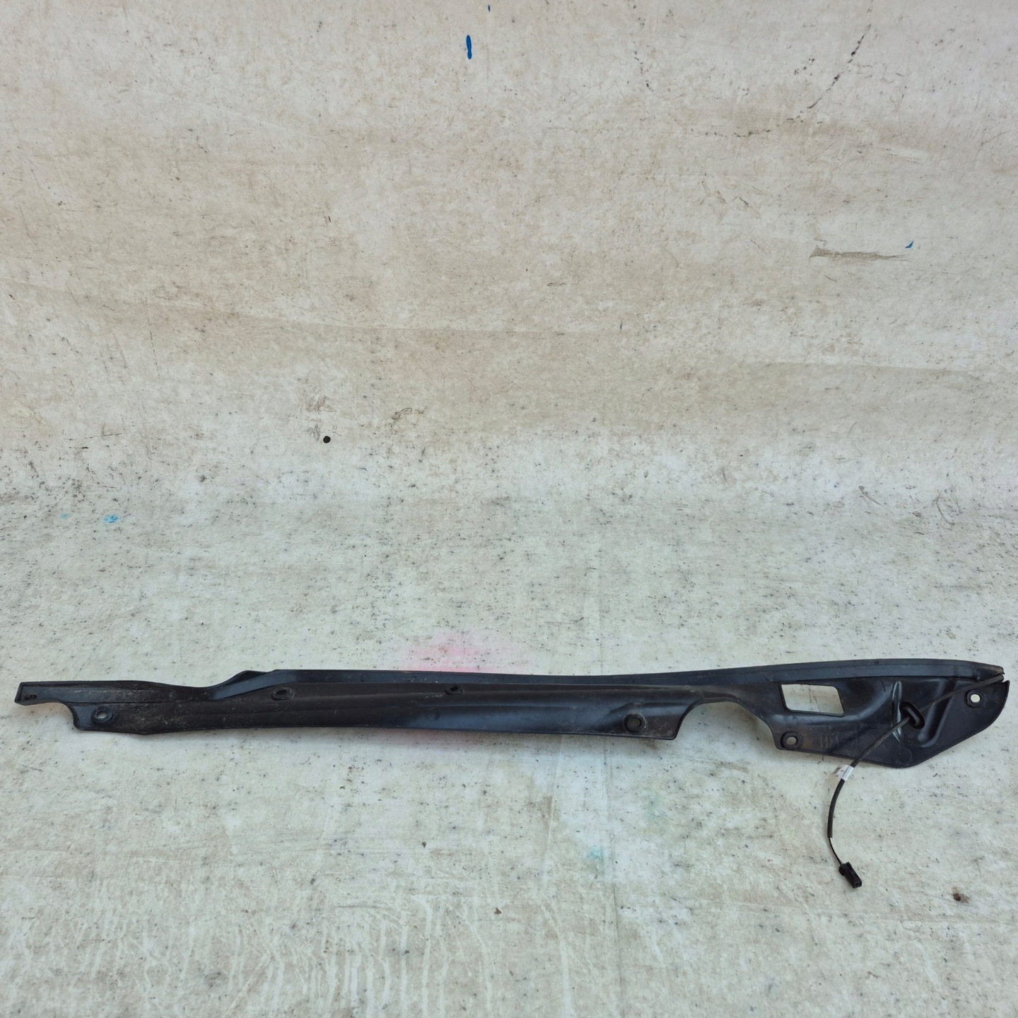 TESLA S right moulding sensor DOMYKANIA bonnet 6007570-00