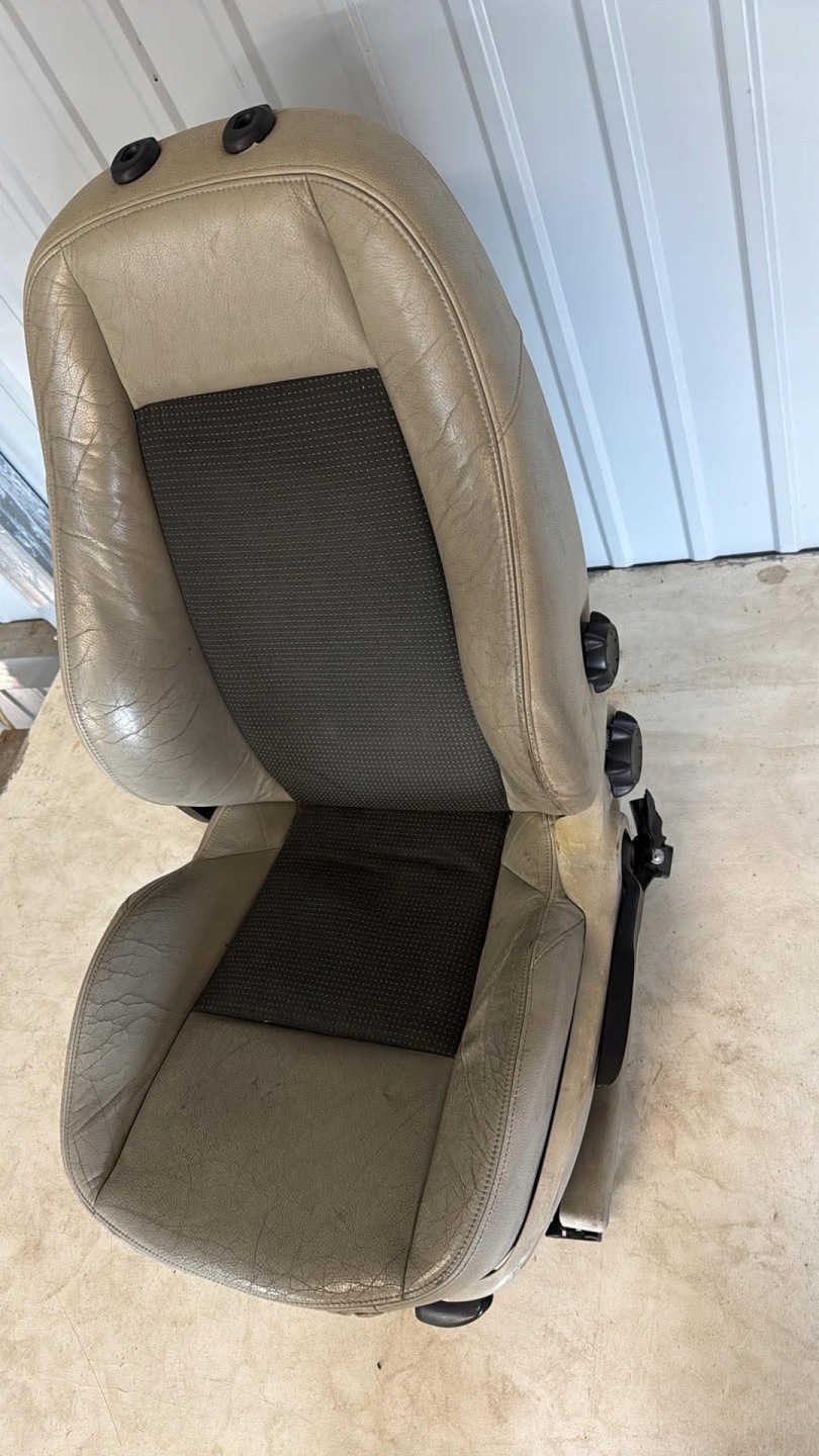 seat left front front driver´s SAAB 93 9-3 II 02- jasna pol leather beige