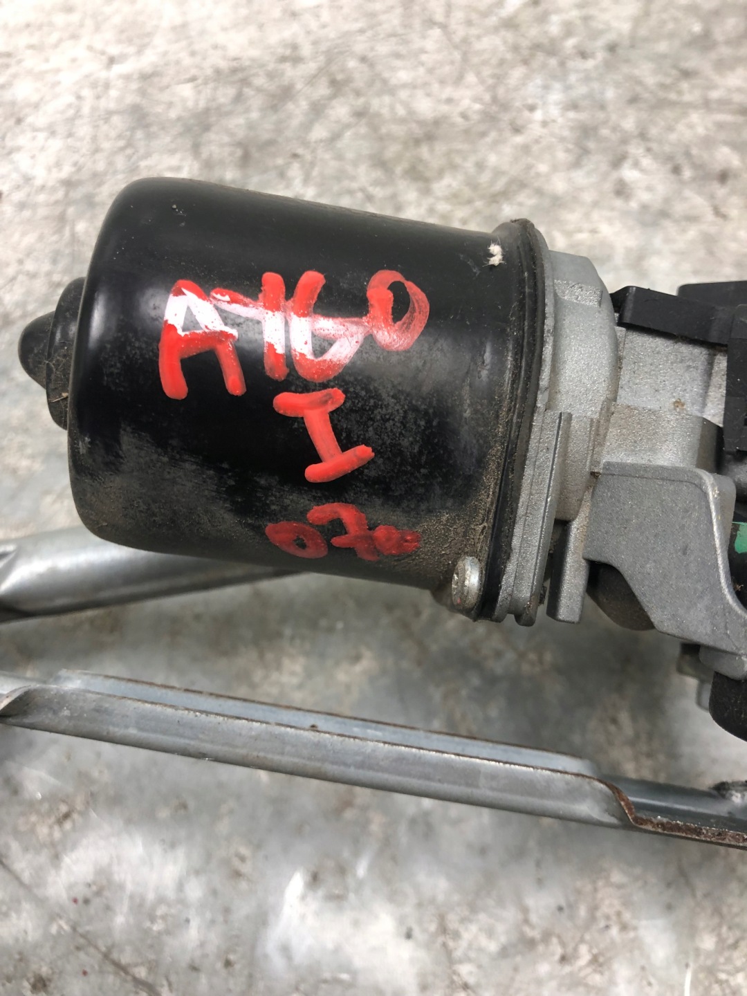 wiper mechanism front TOYOTA AYGO and