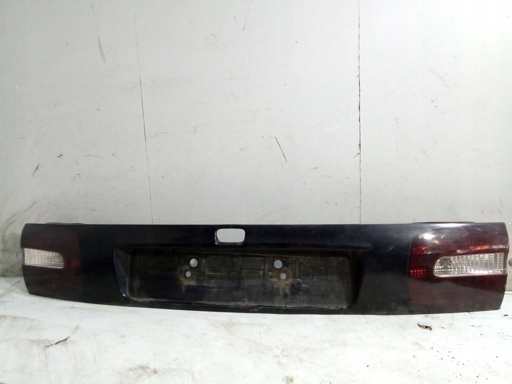 Volvo V40 and cap bonnet rear part 285800